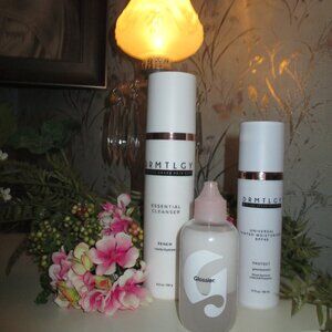 DRMTLGY/Glossier